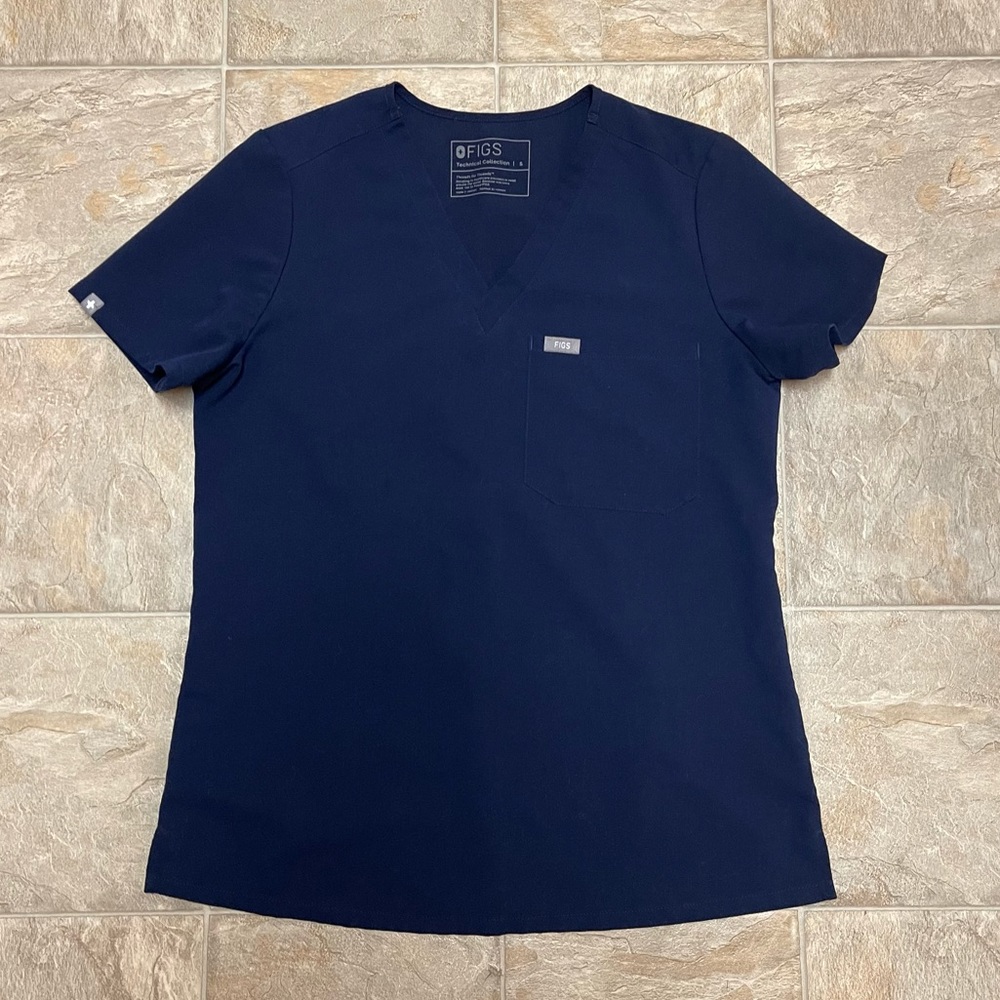 FIGS | Navy scrub top